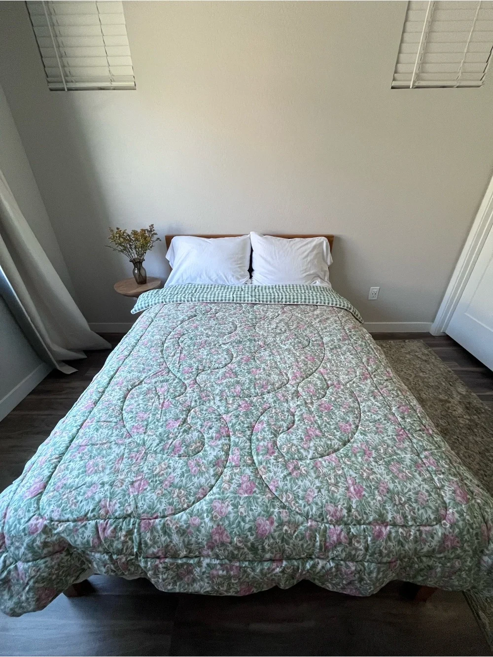 Vintage Westpoint Steven's Reversible Gingham & Floral Twin size Comforter